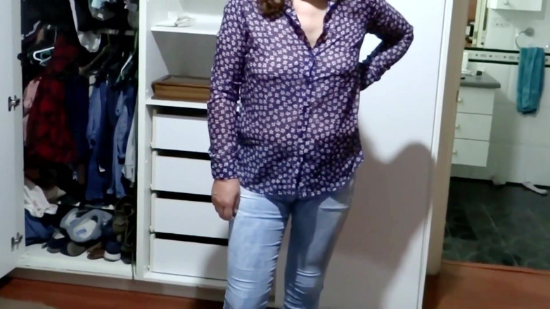 Ardientes69: 継母が仕事に行くときの服装、エロティックなランジェリーで、私を興奮させるのを見てください