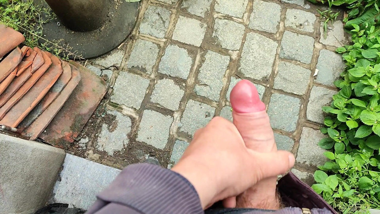 Sara B: Pov: xuất tinh ngoài trời