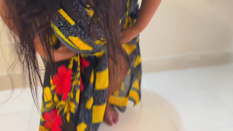 Aria Mia: Big Ass &amp; Huge Strong Boobs Desi Hot Maid Wearing Saree &amp;...