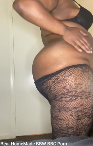 Super sexy ebony cuties: Danza spogliarello scuotendo il mio culo facendolo applaudire