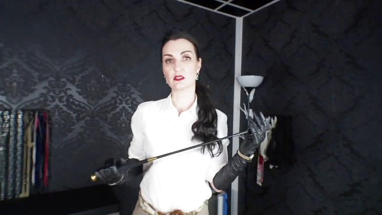 Lady Victoria Valente: Juego de instrucciones de paja para mi chico establo: besa...