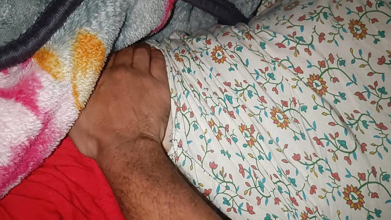 Suhana vloge: Hindi röst. Knullade min riktiga styvsyster