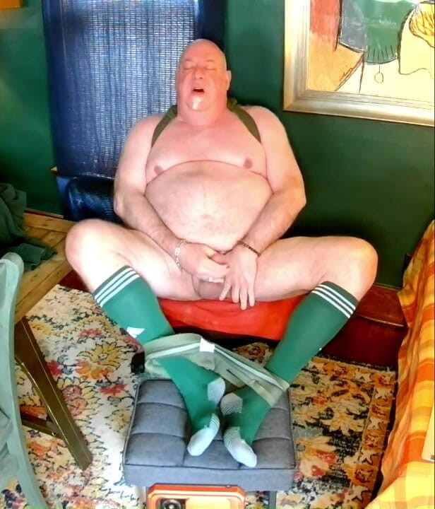 beardaddychub: 녹색으로 딸딸이!
