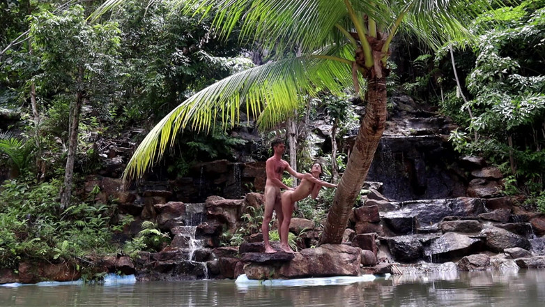 Magia Rosa: Sexo Real Pareja Junto a Cascada En Tailandia