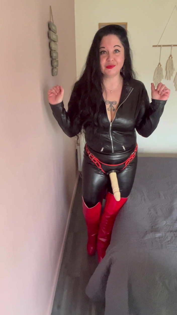 Maitresse Clara: 8 horas sob minhas ordens...