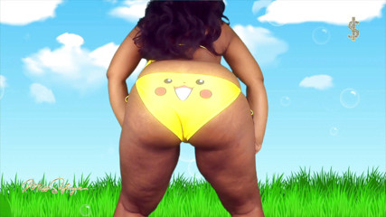 Miss-Safiya: Lắc lư trong bộ bikini Pikachu của tôi
