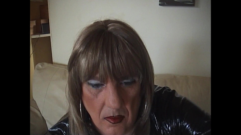 Mature Tina TV: Tina flirt met de pittige cameraman