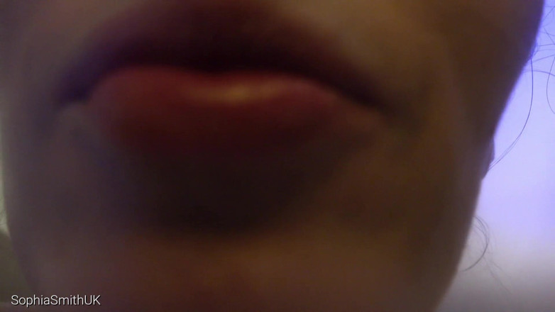 SophiaSmithUK: ASMR ein großer kuss
