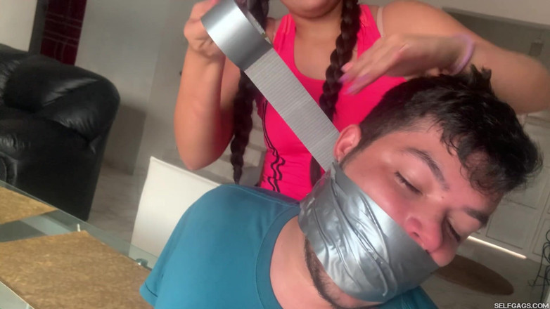 Selfgags femdom bondage: Związany, zakneblowany i wyśmiewany przez Nerdy Girl From Class!