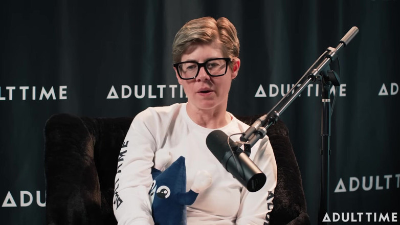 Adult Time Podcast: Hazel Moore: Mormon Reendam, lakonan lucah, &amp; parti lebih | Podcast Masa...
