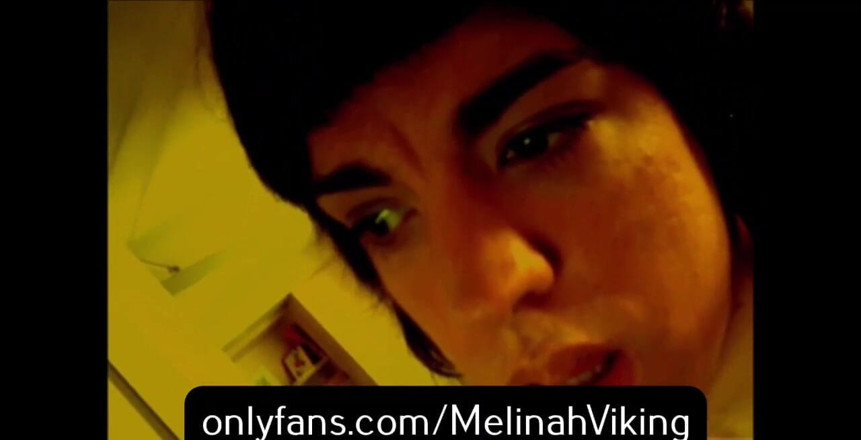 Melinah Viking: Tinteggiate tette in cam