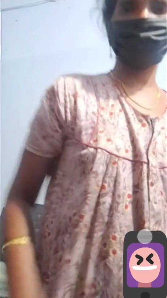 Jayaselvi: Vol genoten klant in videogesprek Indische Tamil tante