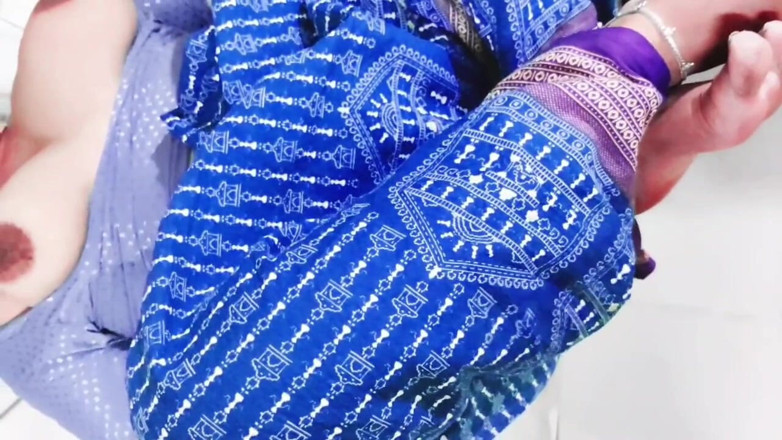 Bhabi8068: Une belle-sœur indienne sexy baise des vidéos