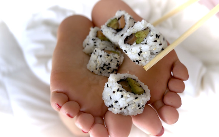 allfootsiefans: Allfootsiefans - Sushi đặc biệt