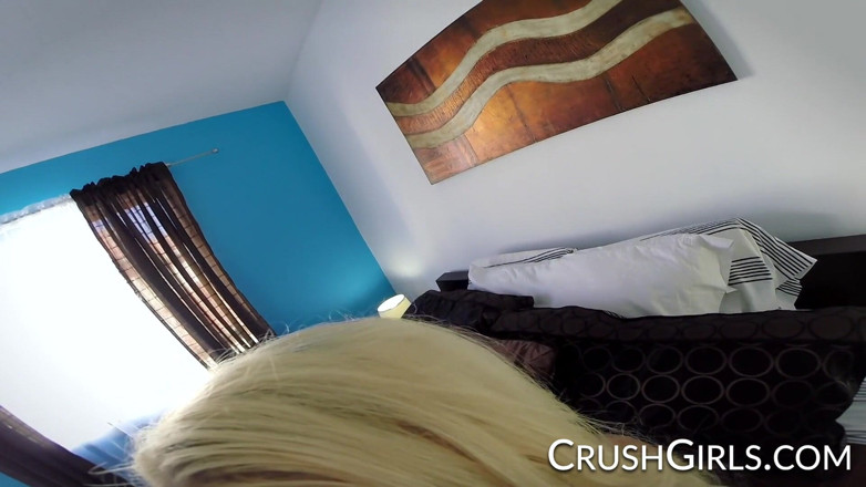 Crush Girls: Rondborstige blonde lekker wijf Kenzie Taylor neukt een fan