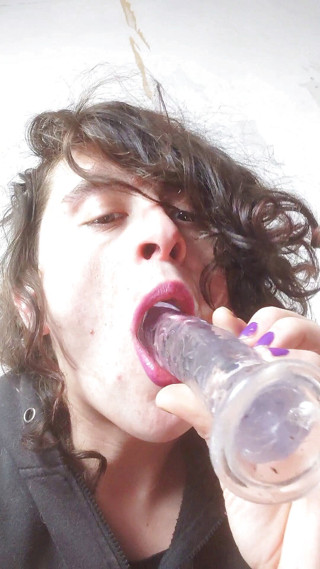 Sara B: Dildo blowjob Sara Nb