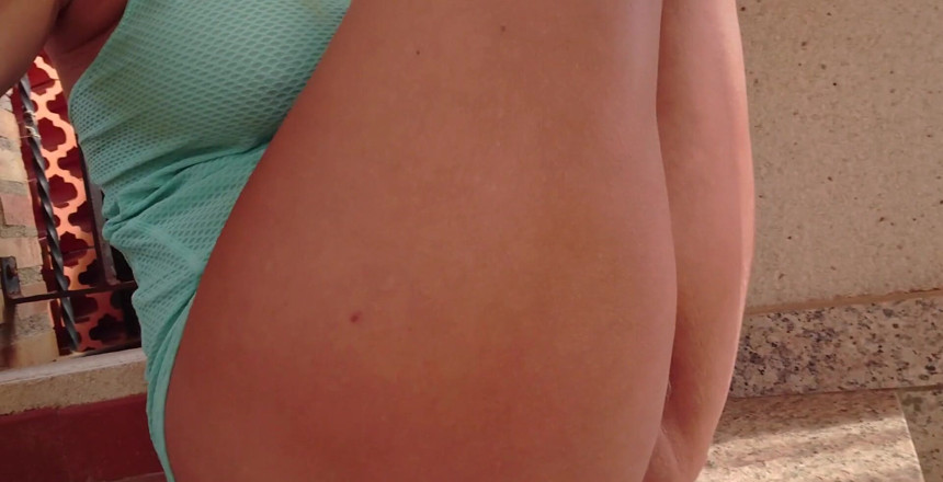 Natalie K: Frotandose masturbándose para ti este lunes en el clip diario...