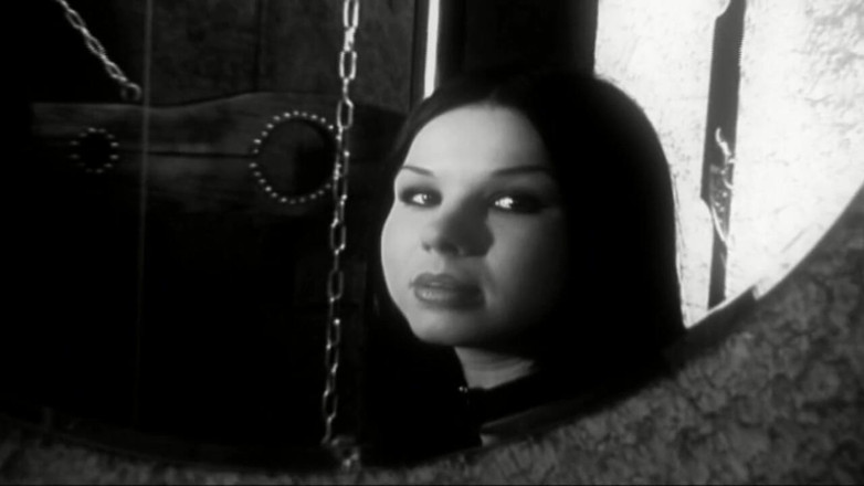 Lydia Privat: Kafeste lateks