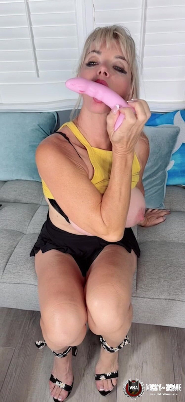 Vicky Vette: Vicky vette Vill du knulla min röv?