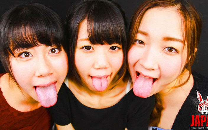 Japan Fetish Fusion: 口臭と臭い濡れた舌 - メル、ニイナ、キホ (パート 3-4)