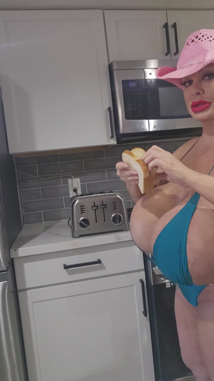 Claudia Marie: Thick Fake Tit GILF in the Kitchen