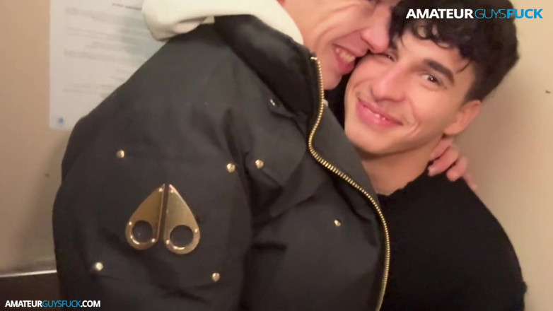 Amateur Guys Fuck: Agf : Des parties chaudes dans l’ascenseur avec mon frère !