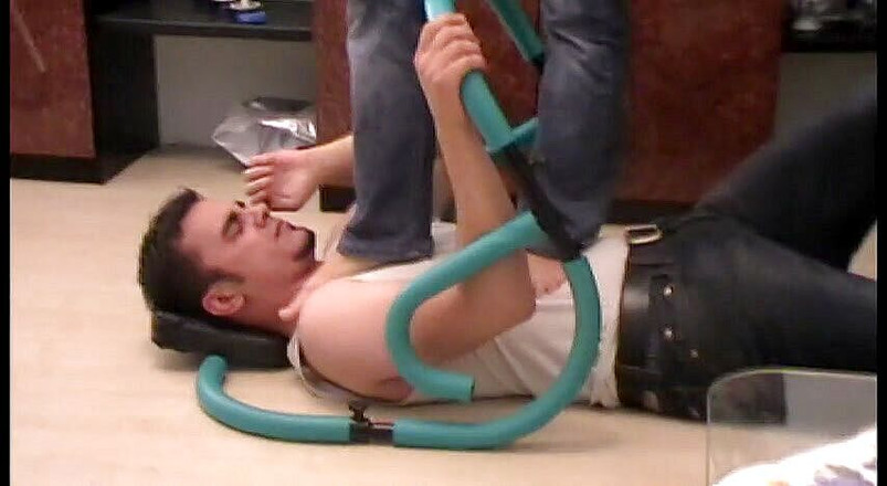 Foot Girls: Slave is not permitted to exercise