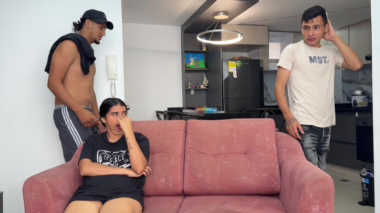 Hilary palvin: Medan min mans cuckold gör lunch latina slampa knullas av...