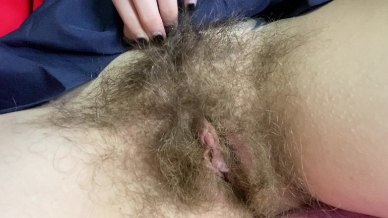 Cuteblonde666: La figa pelosa si stuzzica