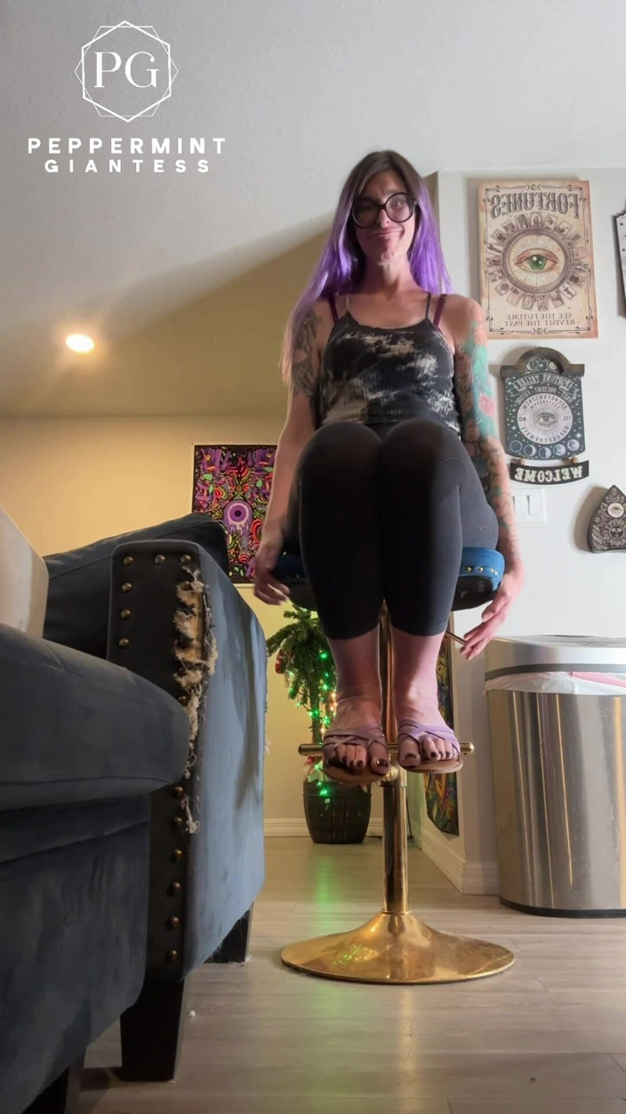 Peppermint Giantess: 6'7 босоніж гігантські вежі над усім вдома! Порівняння висот + клопоти, відео від першої особи
