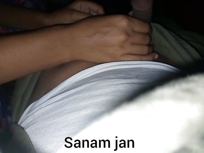 Sanam Jan: Sanam Jan, star pakistanaise de TikTok, suce avec son copain