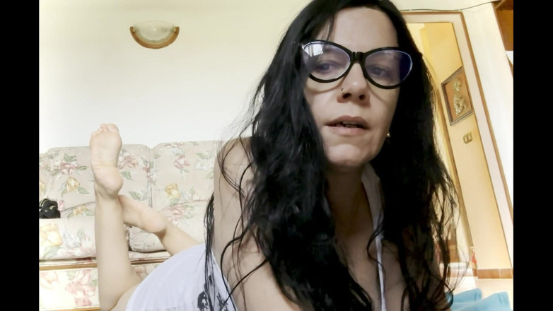 Bergami Melissa: Mis pies para ustedes perdedores plebeyos