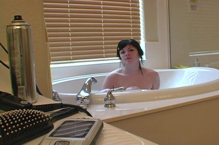Solo Dream Babes: Solo de ensueño chicas Andi en la bañera