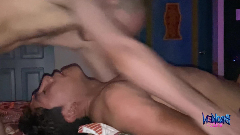 Broken holes - gay cuckold: Geldiğinde kullanılmış ve dölle dolu olması hoşuma gidiyor