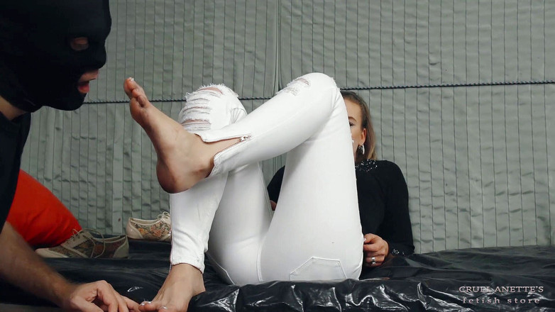 Cruel Anettes fetish world: Грязная обувь, грязные подошвы