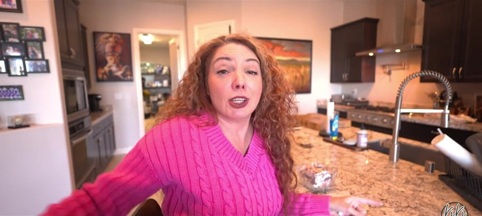 Kiki Daire MILFLand: Kita Mulakan dengan Handjob... Si Dia Perlu Tahu Bahawa Dia...