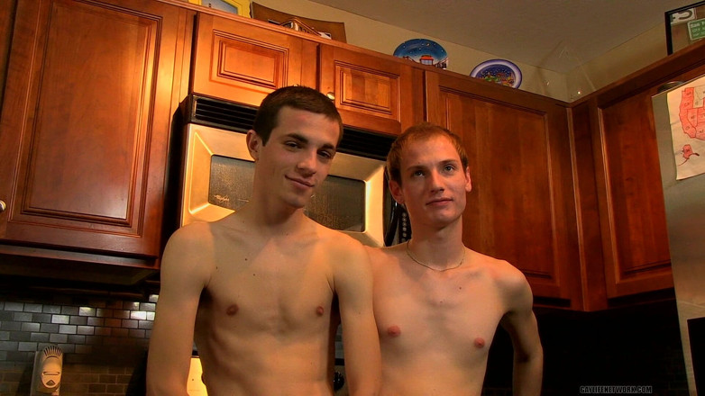 Lollipop Twinks: On Set dengan Connor &amp; Evan