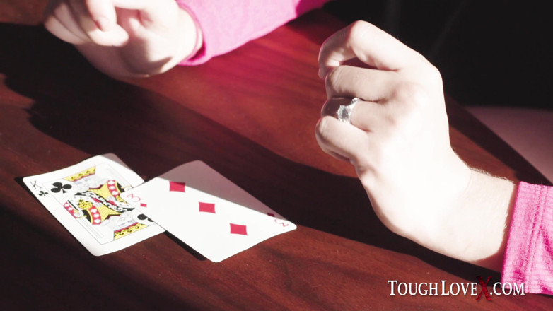 ToughLoveX: TOUGHLOVEX - Safada strip poker diversão com Lily Glee