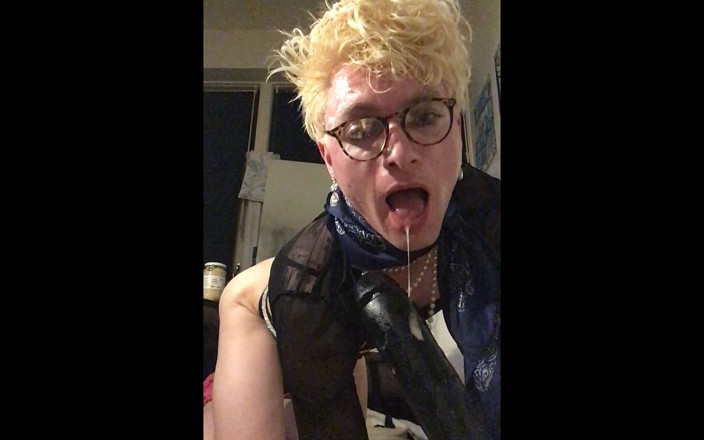 Sissy Cindy Slut: Modernwhiteboi, gode grosse bite noire, cul à bouche