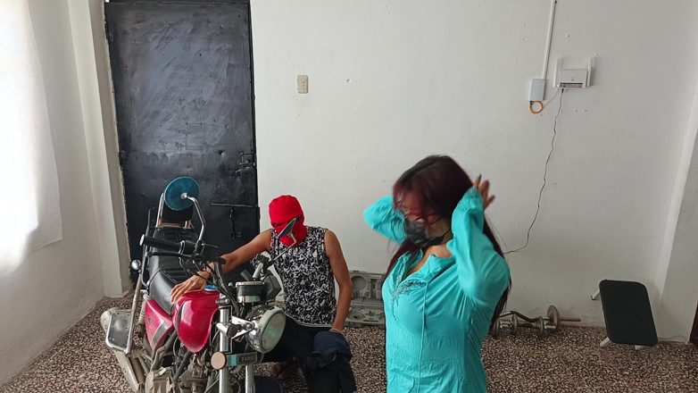 NEGRITA SEXY: Saya menggoda jiran semasa dia menggilap motosikalnya