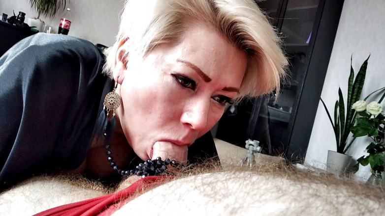 AimeeParadise: Isteri seks matang Rusia cool Aimee Paradise mengajar awek bodoh...
