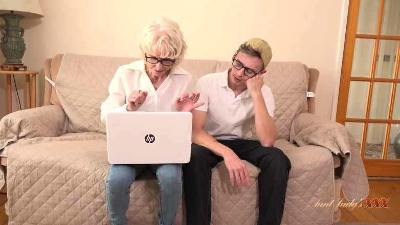 Aunt Judy's XXX: AuntJudysXXX - 60yo Skinny Mature GILF Dee Lite Fucks the Tech Support...