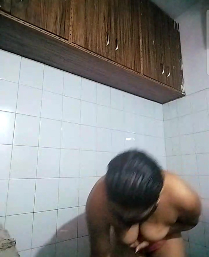 Kanchan devi: Jovem bhabi ka dança nua