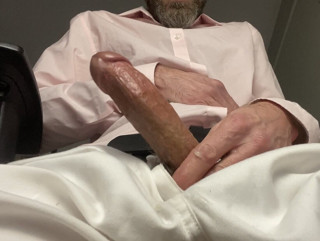Bradley K Savage: På vårt företag ger vi 24 7 tillgång till spermadumpar