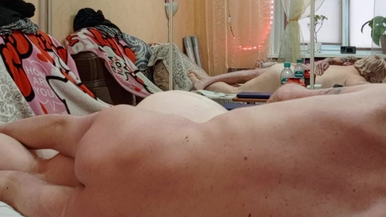 Zona901: Ich mache für meine stiefmutter eine rückenmassage und gleichzeitig ficke...