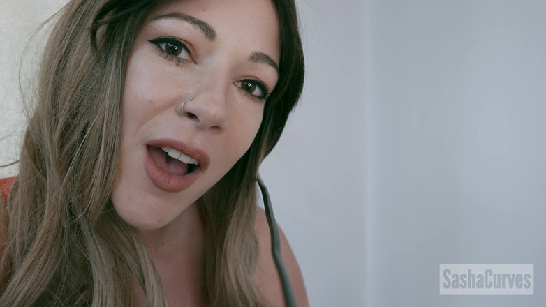 Sasha Curves: Gry Giantess