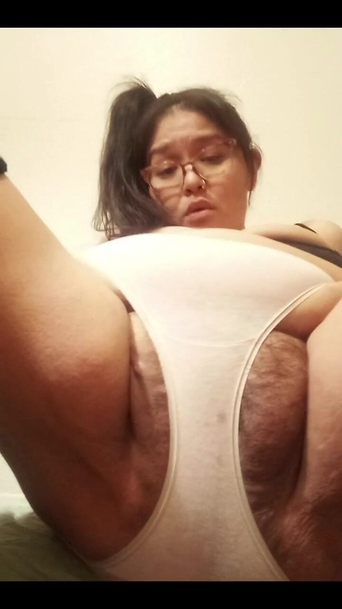 DeesDeepThroat: Manchando minha calcinha, mas meu telefone continuou me jogando fora...