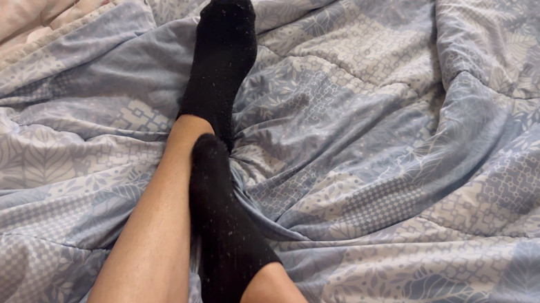 MartyBrady: Sexy twink-junge spielt mit socken und füßen