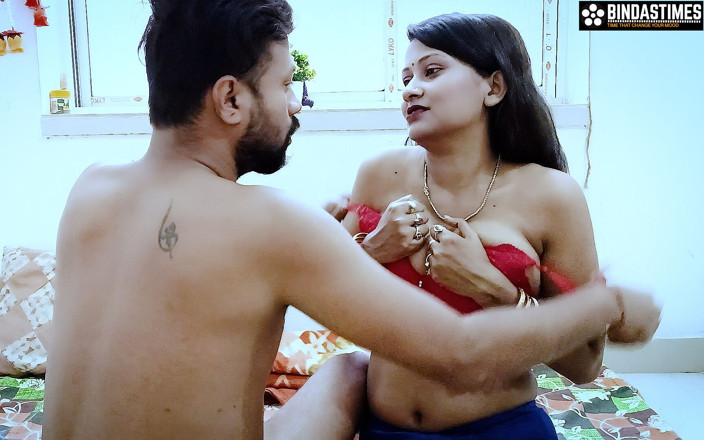 Cine Flix Media: Desi Cute teen Maid fucks with her owner after massaging...