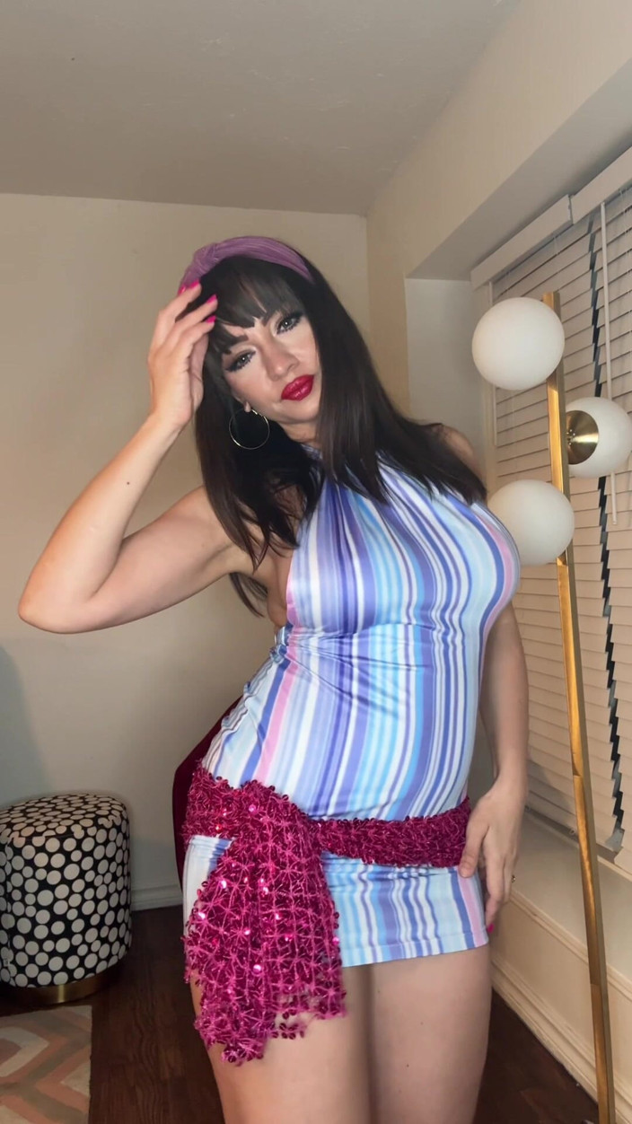 Sasha Pearl: Mısırlı Orta Yaşlı Seksi Kadın Sasha Pearl Göbek Dansı Striptiz...
